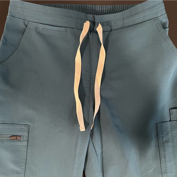 NWOT: Figs Yola Skinny Scrub Rare Color *Caribbean Blue*. XS/T - Picture 5 of 6